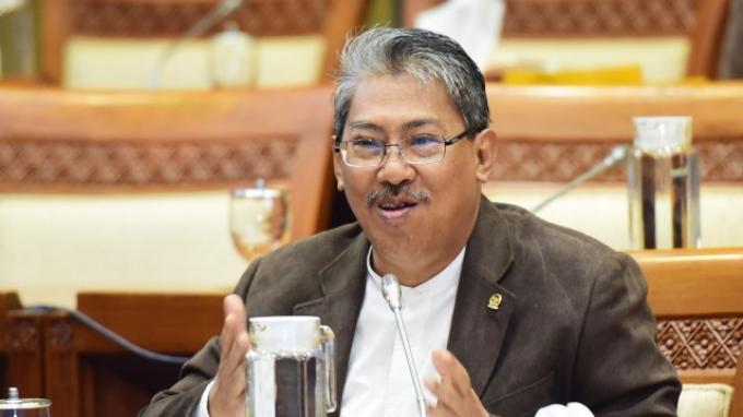 FPKS: Setop Proyek IKN dan Kereta Cepat, Alihkan ke Subsidi BBM